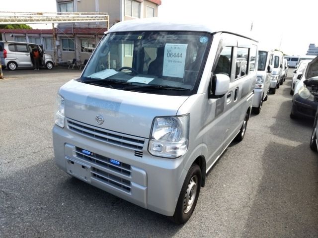 6444 Nissan Clipper van DR17V 2017 г. (LUM Kobe Nyusatsu)